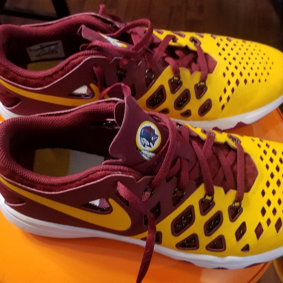 Nike Washington Redskins Shoes Barely 